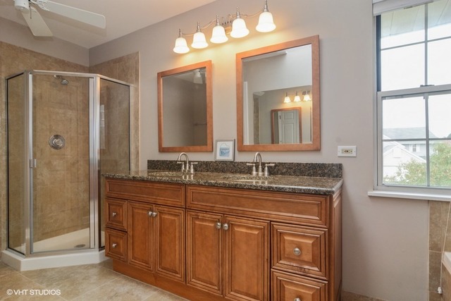 587 Edington Ln, Gurnee, IL 60031 photo 12