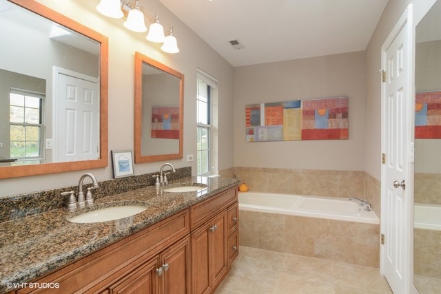 587 Edington Ln, Gurnee, IL 60031 photo 13
