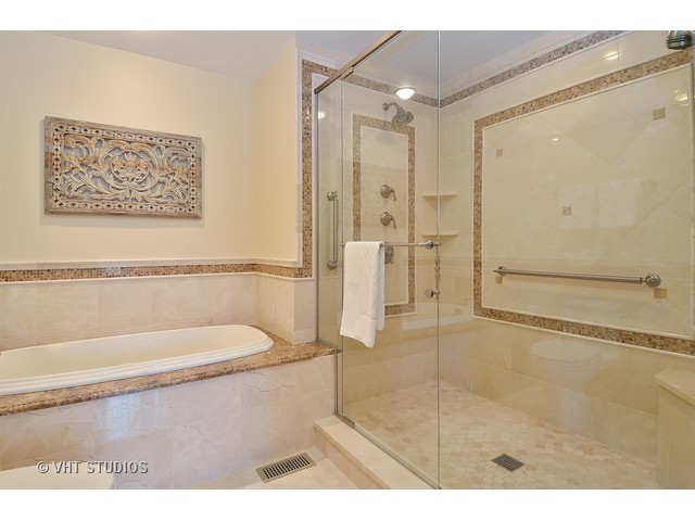 4341 Phyllis Dr, Northbrook, IL 60062 photo 12