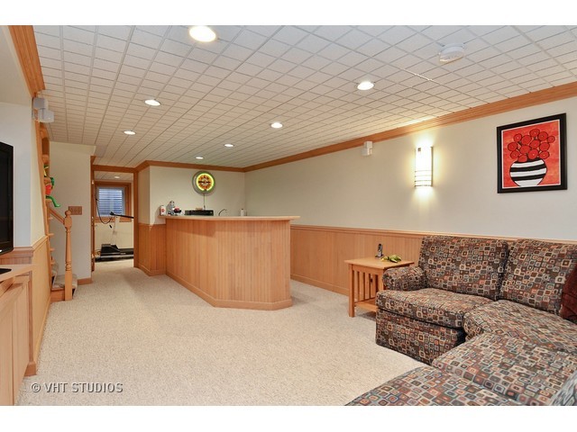 4341 Phyllis Dr, Northbrook, IL 60062 photo 8