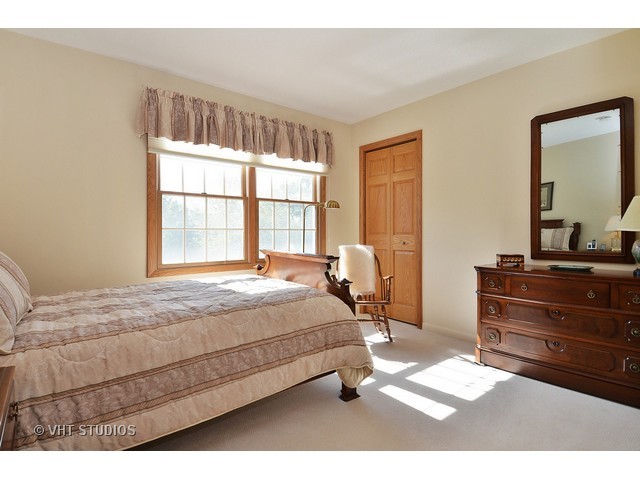 4341 Phyllis Dr, Northbrook, IL 60062 photo 15