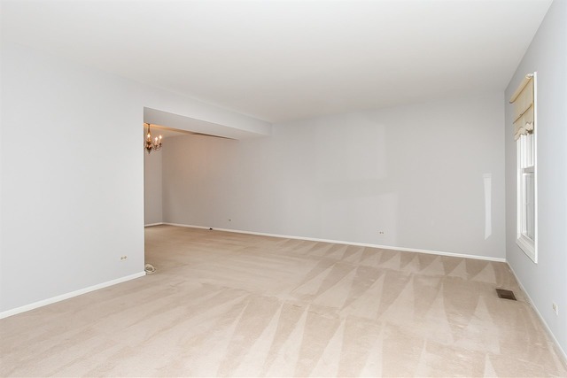 708 Bayberry Dr, Bartlett, IL 60103 photo 3