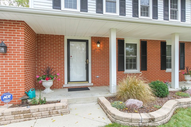 708 Bayberry Dr, Bartlett, IL 60103 photo 2