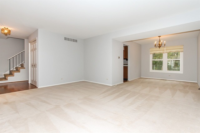 708 Bayberry Dr, Bartlett, IL 60103 photo 4