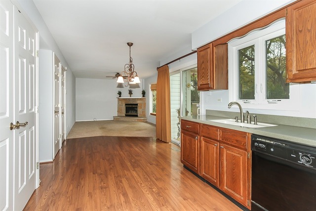 708 Bayberry Dr, Bartlett, IL 60103 photo 7