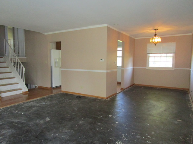 1067 Yorkshire Dr, Hanover Park, IL 60133 photo 5