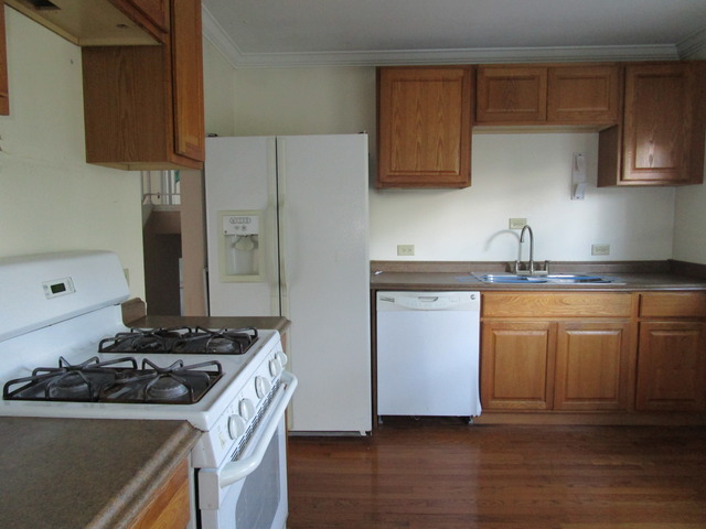 1067 Yorkshire Dr, Hanover Park, IL 60133 photo 9