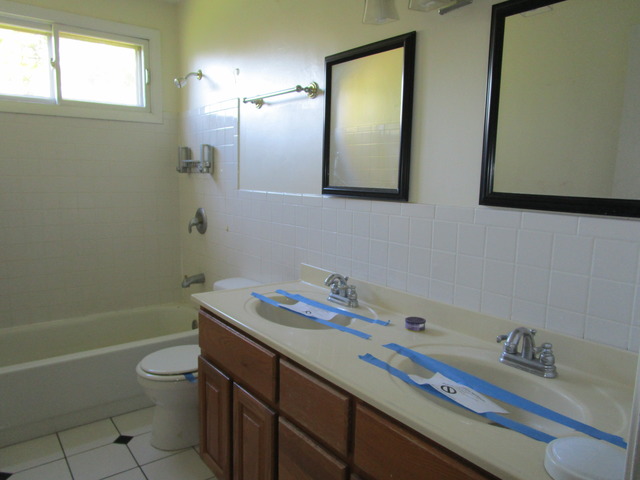 1067 Yorkshire Dr, Hanover Park, IL 60133 photo 12