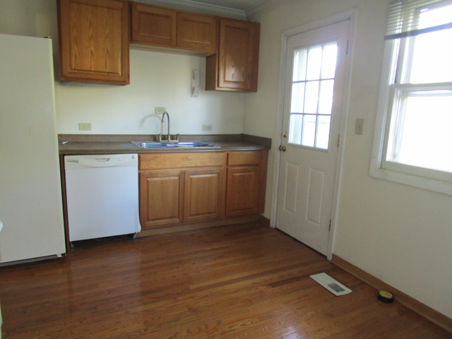 1067 Yorkshire Dr, Hanover Park, IL 60133 photo 8