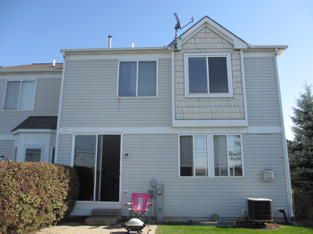 1126 Delta Dr, Elgin, IL 60123 photo 3