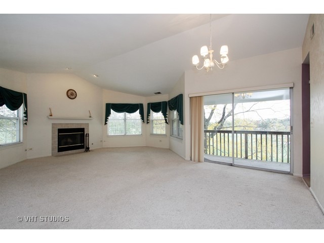 1023 Interloch Ct, Algonquin, IL 60102 photo 2