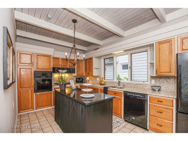 2412 Orchard Beach Rd, Mchenry, IL 60050 photo 5