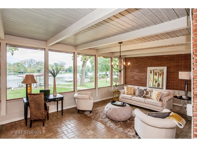 2412 Orchard Beach Rd, Mchenry, IL 60050 photo 3