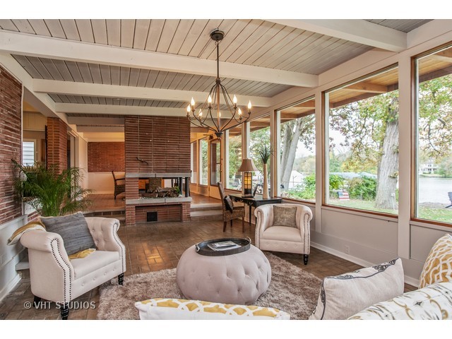 2412 Orchard Beach Rd, Mchenry, IL 60050 photo 4