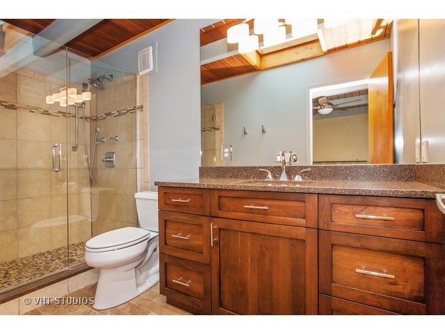 2412 Orchard Beach Rd, Mchenry, IL 60050 photo 11