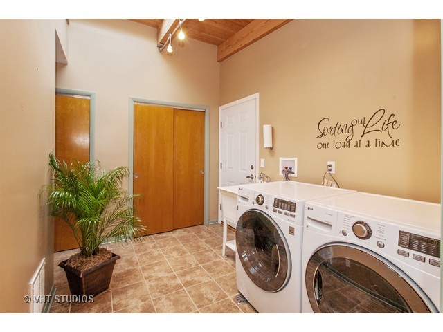 2412 Orchard Beach Rd, Mchenry, IL 60050 photo 12
