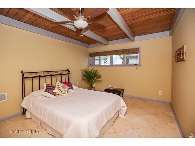 2412 Orchard Beach Rd, Mchenry, IL 60050 photo 7