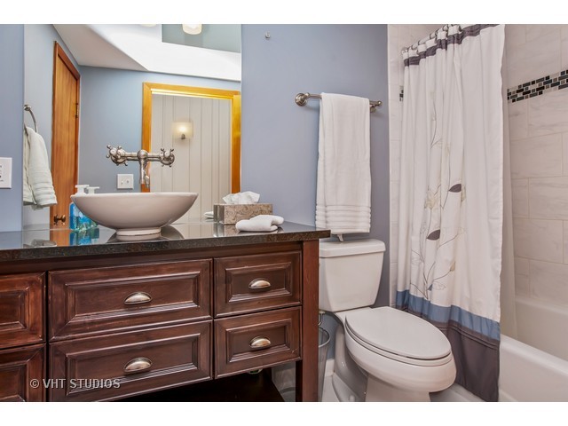 2412 Orchard Beach Rd, Mchenry, IL 60050 photo 10