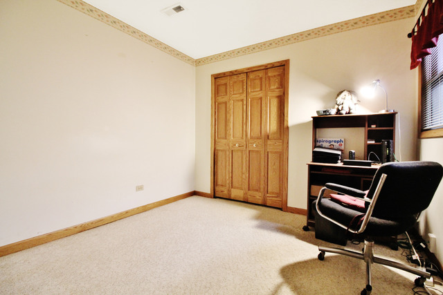 128 Wilshire Dr, Wheeling, IL 60090 photo 13