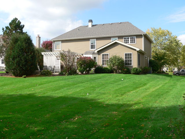 1457 Polo Dr, Bartlett, IL 60103 photo 2