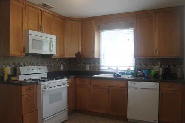 3908 Grove Ave, Mchenry, IL 60050 photo 2