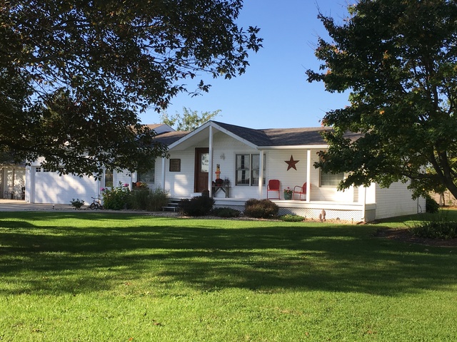 3153 E 15th Rd, Ottawa, IL 61350 photo 1