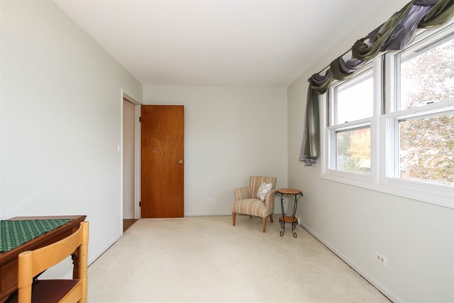 735 Dixon Ct, Hoffman Estates, IL 60192 photo 13