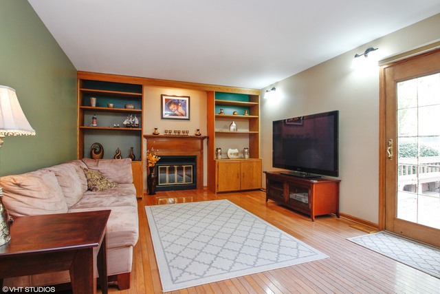 1715 Dana, Algonquin, IL 60102 photo 6