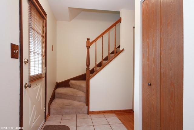 1715 Dana, Algonquin, IL 60102 photo 2