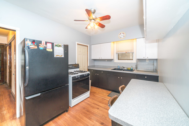 5249 W Wolfram St, Chicago, IL 60641 photo 2