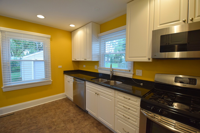 141 N Marion Ave, Bartlett, IL 60103 photo 5