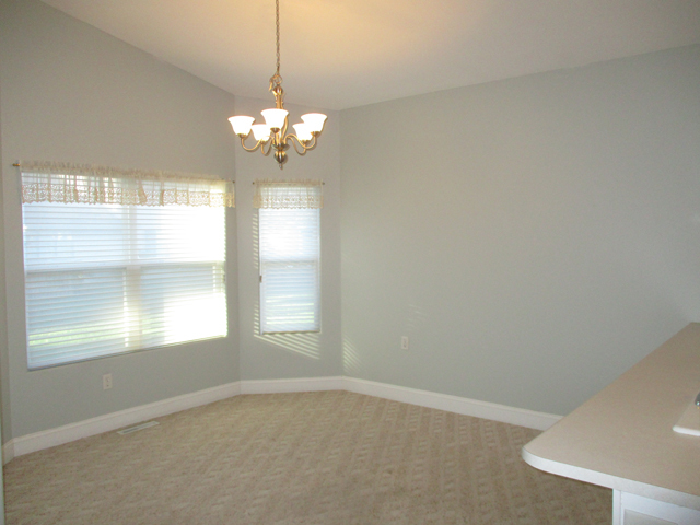 1012 31st St, Peru, IL 61354 photo 3