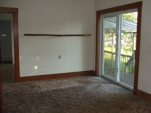 301 E Maple St, Chatsworth, IL 60921 photo 5