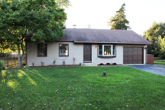6109 Hillcrest Rd, Cary, IL 60013 photo 1