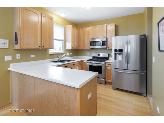 2205 Covington Ln, Plainfield, IL 60586 photo 4