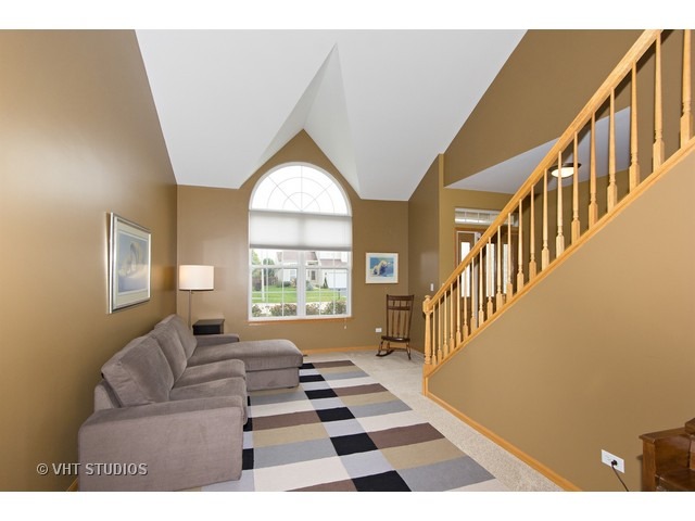 2205 Covington Ln, Plainfield, IL 60586 photo 2