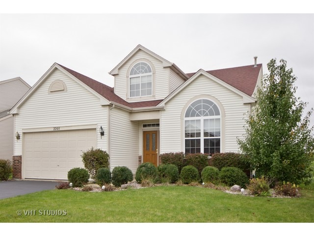 2205 Covington Ln, Plainfield, IL 60586 photo 1