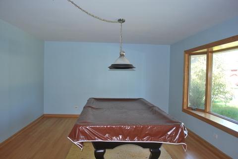2046 Parkview Cir E, Hoffman Estates, IL 60169 photo 2
