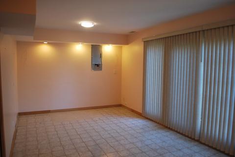 2046 Parkview Cir E, Hoffman Estates, IL 60169 photo 13