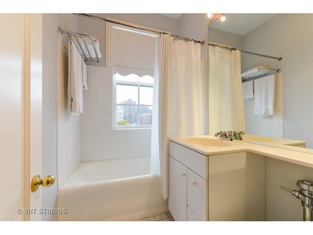 60 E Scott St #904, Chicago, IL 60610 photo 9
