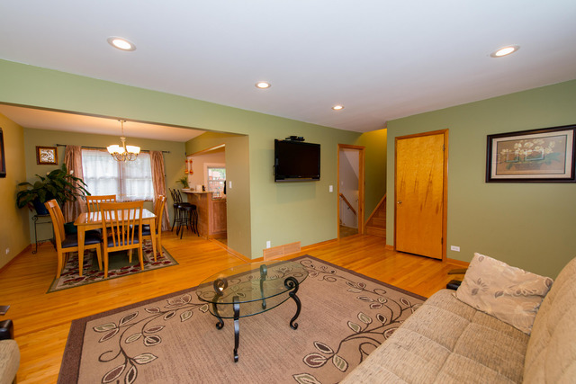 457 E Cherry Hill Dr, Addison, IL 60101 photo 4