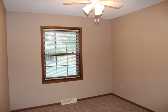 16066 Ridgewood Dr, Morrison, IL 61270 photo 9