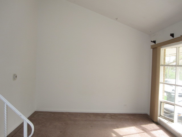 8901 Robin Dr #B, Des Plaines, IL 60016 photo 5