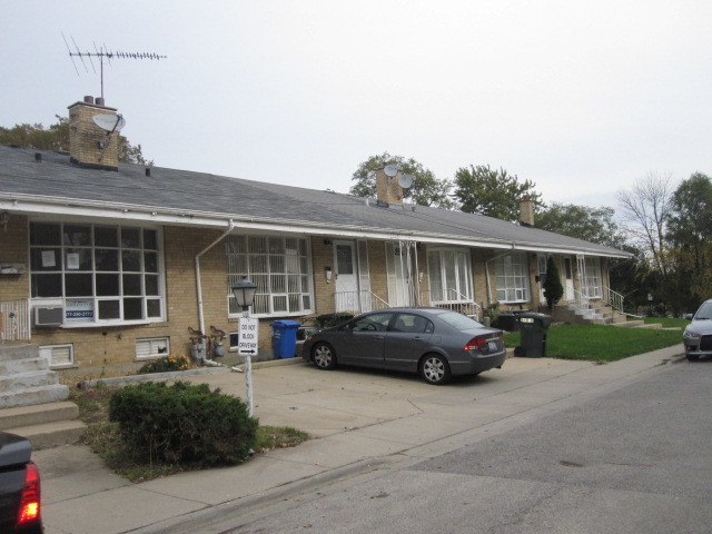 8901 Robin Dr #B, Des Plaines, IL 60016 photo 4