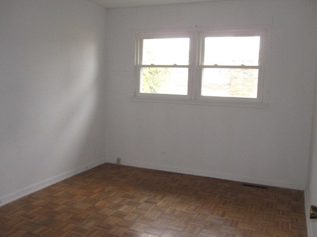 8901 Robin Dr #B, Des Plaines, IL 60016 photo 11