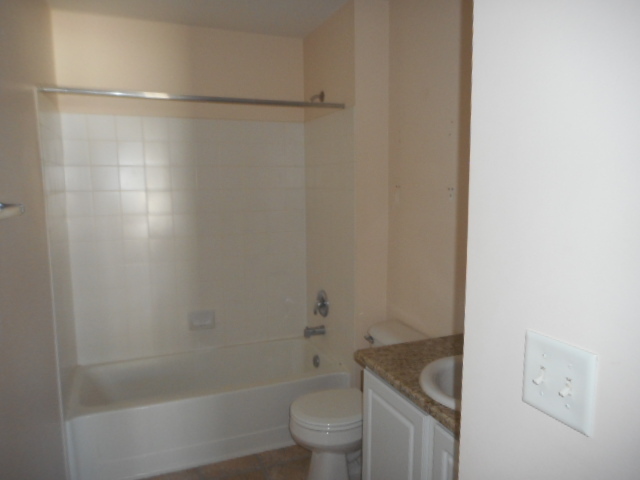 2281 Barrington Dr, Aurora, IL 60503 photo 9