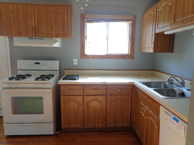 58 Hampton Rd, Montgomery, IL 60538 photo 2