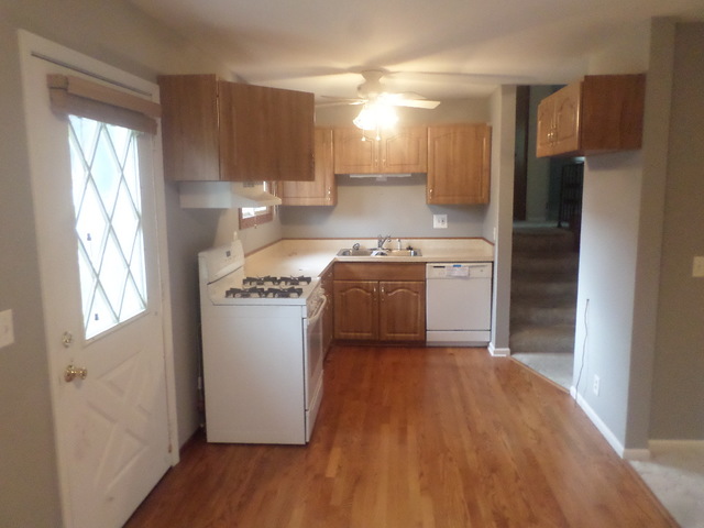 58 Hampton Rd, Montgomery, IL 60538 photo 3