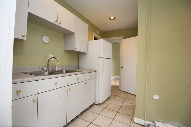 292 Villa St, Elgin, IL 60120 photo 3