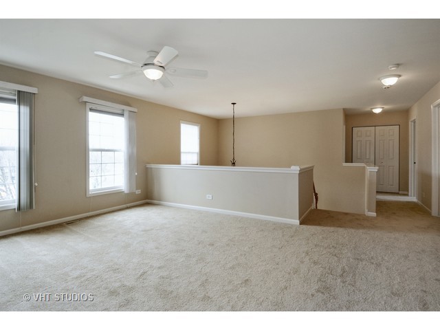 2432 Mckenzie Ct, Aurora, IL 60503 photo 8